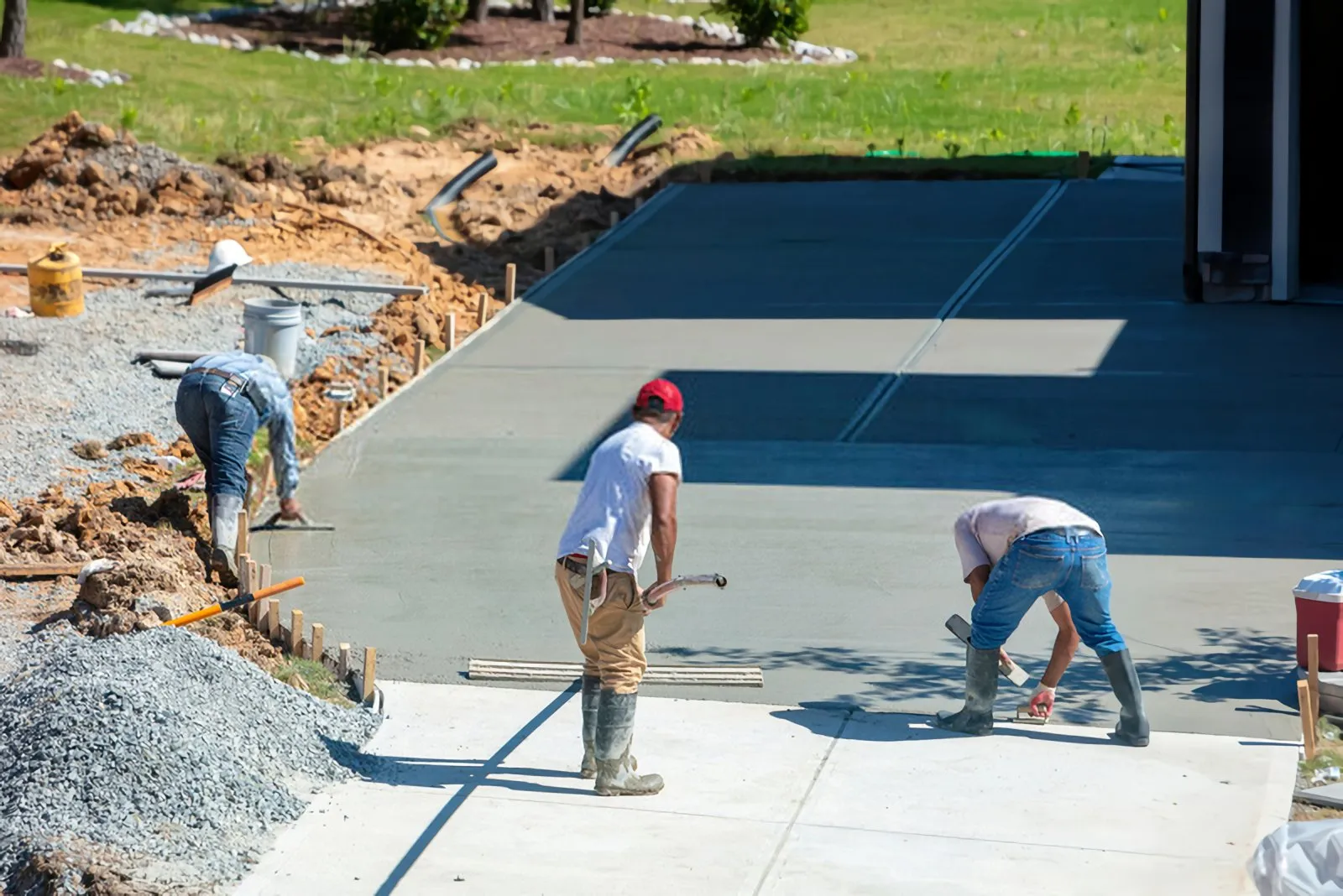 local contractors performing driveway resurfacing in Orangetree, FL